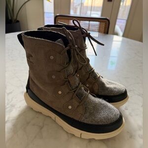 Sorel Women's Explorer 
Joan - Waterproof Boot